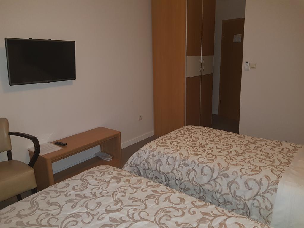 Hotel Dvor 비옐로폴레 외부 사진