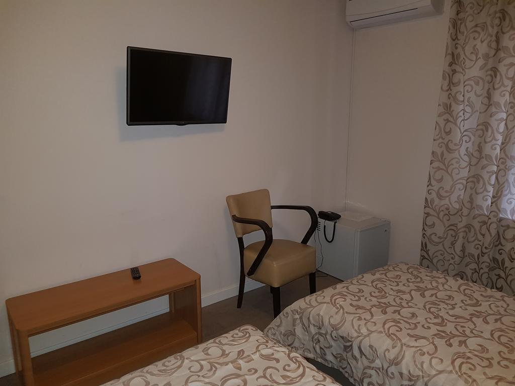 Hotel Dvor 비옐로폴레 외부 사진